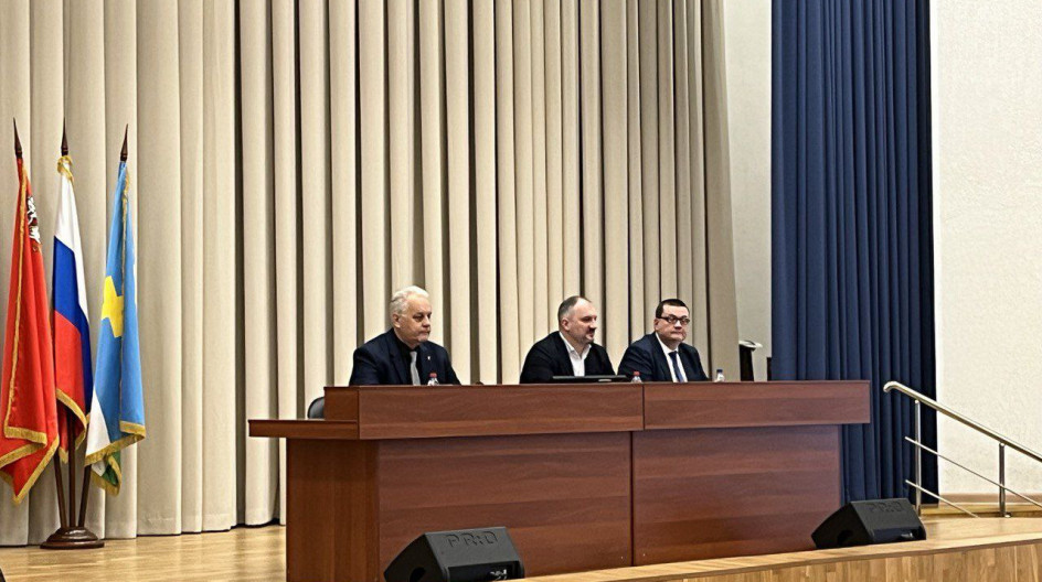 КАШИРА. Принял участие в расширенное оперативном совещании в администрации городского округа.