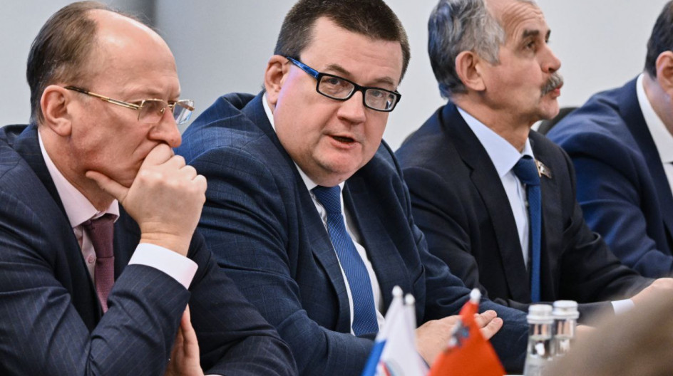 Доложил соратникам о результатах работы круглого стола по теме "О мерах поддержки участников СВО и членов их семей в Московской области".