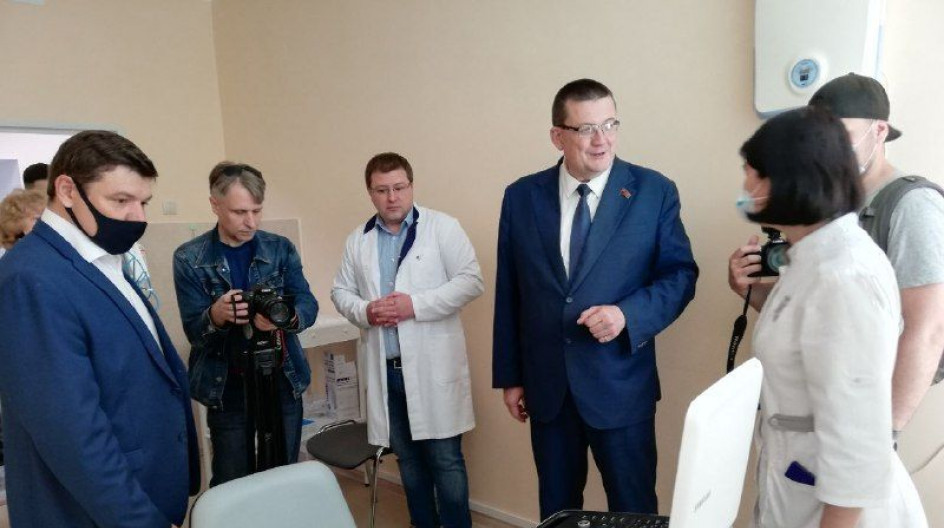 ПРОТВИНО. Работу нового медицинского оборудования в детской поликлинике г.о. Протвино проверил депутат Мособлдумы Андрей Голубев