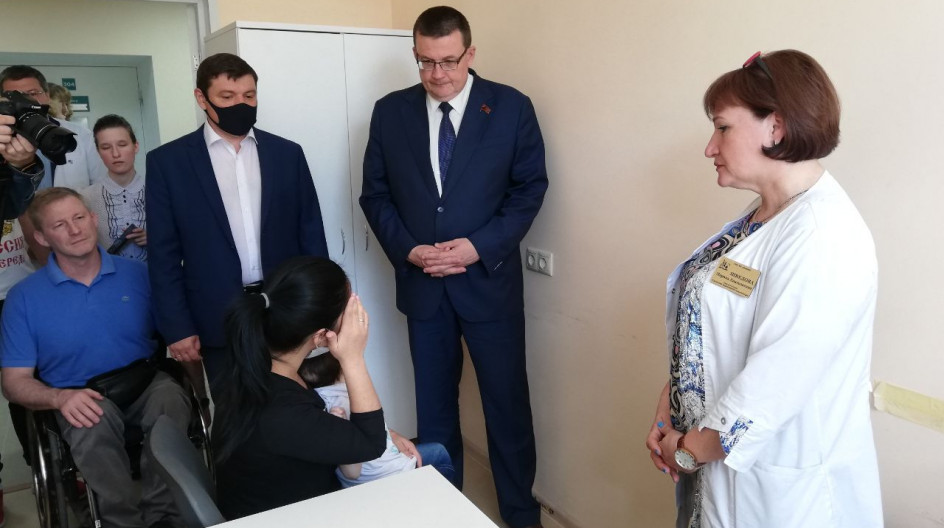 ПРОТВИНО. При поддержке депутата Мособлдумы Андрея Голубева "Десант детских врачей" провёл осмотр детей в Протвино